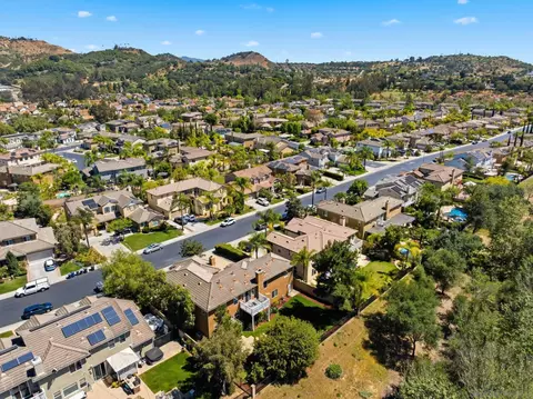 View/Area - 2449 Pine Valley Gln, Escondido, CA 92026 photo 5 of 9