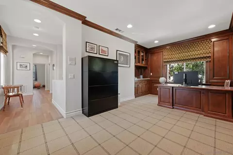 Entry Way - 2449 Pine Valley Gln, Escondido, CA 92026 photo 2 of 6