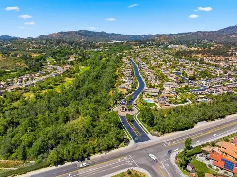 View/Area - 2449 Pine Valley Gln, Escondido, CA 92026 photo 9 of 9