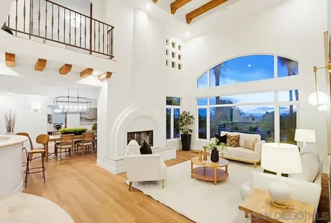 Living - 3993 Peony Dr, Fallbrook, CA 92028 photo 2 of 6