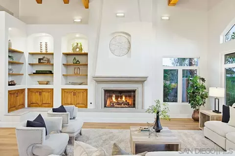 Living - 3993 Peony Dr, Fallbrook, CA 92028 photo 5 of 6