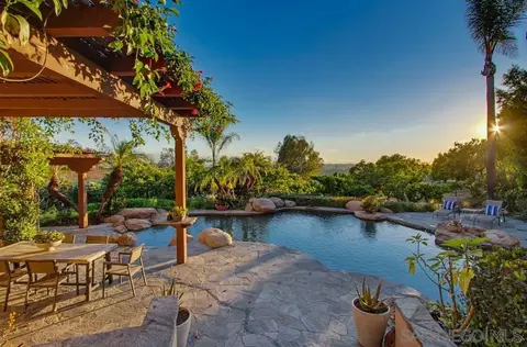 Exterior - 3993 Peony Dr, Fallbrook, CA 92028 photo 11 of 14