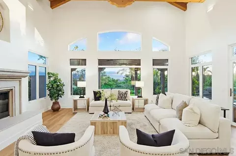 Living - 3993 Peony Dr, Fallbrook, CA 92028 photo 3 of 6