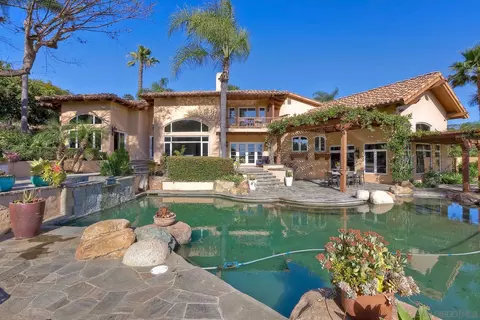Exterior - 3993 Peony Dr, Fallbrook, CA 92028 photo 8 of 14