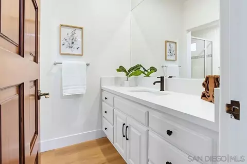 Bath - 3993 Peony Dr, Fallbrook, CA 92028 photo 6 of 6