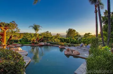 Exterior - 3993 Peony Dr, Fallbrook, CA 92028 photo 10 of 14
