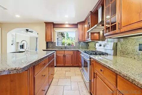 Kitchen - 12858 Stone Cyn, Poway, CA 92064 photo 4 of 6
