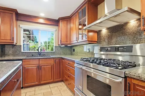Kitchen - 12858 Stone Cyn, Poway, CA 92064 photo 5 of 6