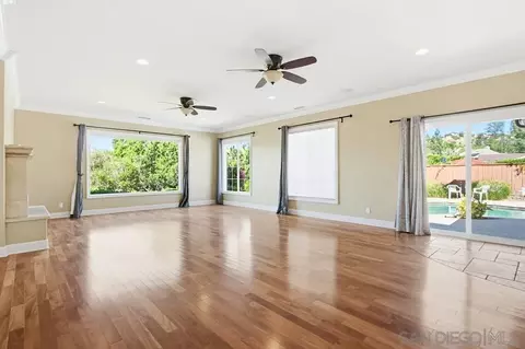 Living - 12858 Stone Cyn, Poway, CA 92064 photo 3 of 10
