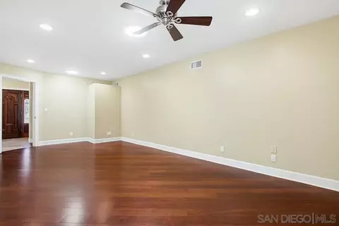 Living - 12858 Stone Cyn, Poway, CA 92064 photo 5 of 10