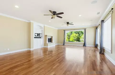 Living - 12858 Stone Cyn, Poway, CA 92064 photo 2 of 10