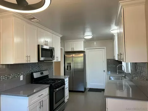 Kitchen - 4015 Calavo Dr, La Mesa, CA 91941 photo 1 of 4
