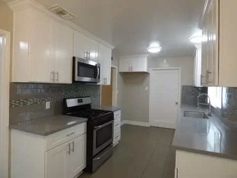 Kitchen - 4015 Calavo Dr, La Mesa, CA 91941 photo 3 of 4