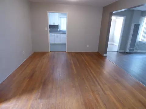 Living - 4015 Calavo Dr, La Mesa, CA 91941 photo 7 of 10