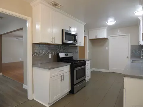 Kitchen - 4015 Calavo Dr, La Mesa, CA 91941 photo 2 of 4