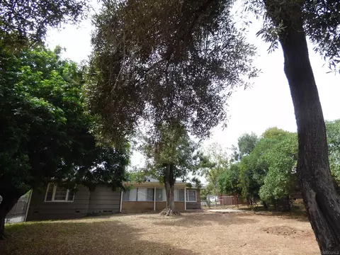 Exterior - 4015 Calavo Dr, La Mesa, CA 91941 photo 4 of 5
