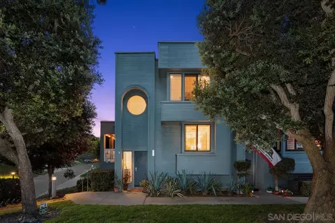 964 Intrepid Ct, Del Mar, CA 92014