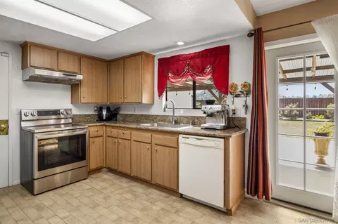Kitchen - 2143 Flint, Escondido, CA 92027 photo 5 of 5