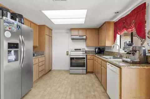 Kitchen - 2143 Flint, Escondido, CA 92027 photo 3 of 5