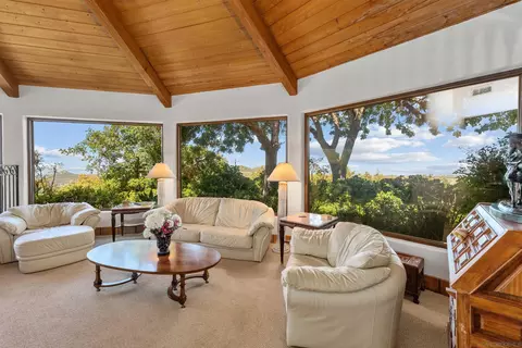 Living - 17156 Dos Hermanos, Poway, CA 92064 photo 1 of 4