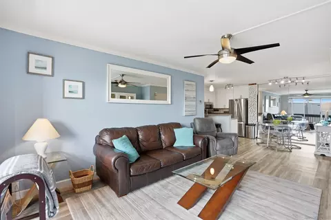 1855 Diamond #114, San Diego, CA 92109