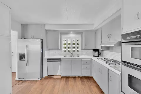 Kitchen - 400 Greenfield Dr #SPC 101, El Cajon, CA 92021 photo 2 of 4