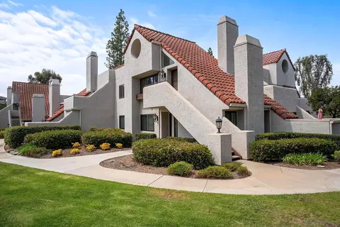 11875 Caminito Ronaldo #205, San Diego, CA 92128