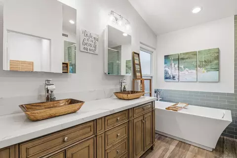 Bath - 849 Muirfield Dr, Oceanside, CA 92058 photo 3 of 4