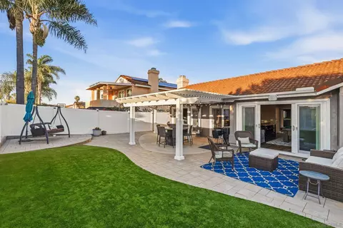 Exterior - 849 Muirfield Dr, Oceanside, CA 92058 photo 8 of 10