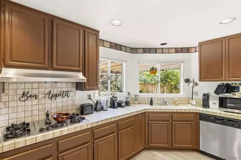 Kitchen - 1455 Caminito Solidago, La Jolla, CA 92037 photo 3 of 3