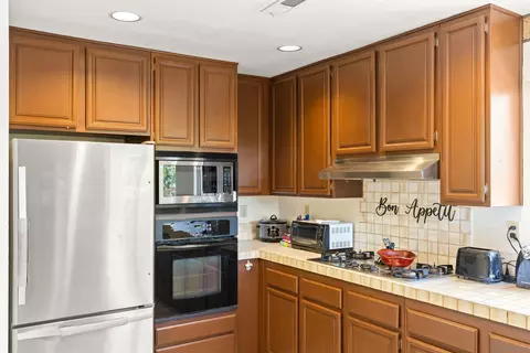 Kitchen - 1455 Caminito Solidago, La Jolla, CA 92037 photo 2 of 3