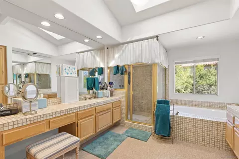Bath - 1455 Caminito Solidago, La Jolla, CA 92037 photo 4 of 5