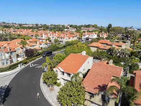 View/Area - 1455 Caminito Solidago, La Jolla, CA 92037 photo 4 of 14