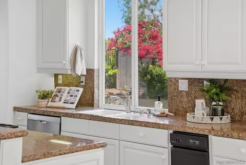 Kitchen - 2914 Carrillo Way, Carlsbad, CA 92009 photo 2 of 3