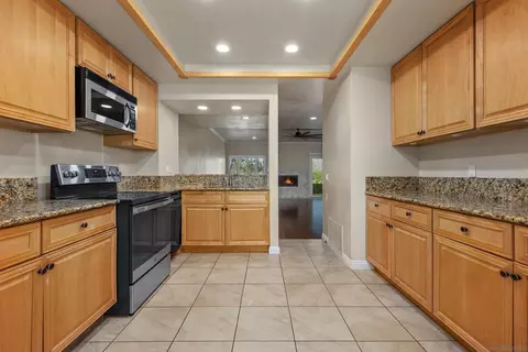 Kitchen - 17758 Villamoura Dr, Poway, CA 92064 photo 4 of 5