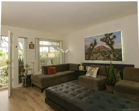 Living - 8314 Somerset Ranch Rd UNIT : A, Paramount, CA 90723 photo 2 of 2