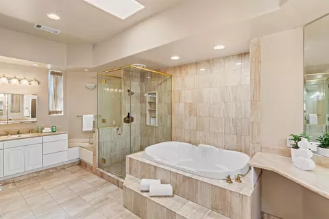 Bath - 3525 Caroway Ct, El Cajon, CA 92019 photo 2 of 6