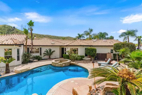 Exterior - 3525 Caroway Ct, El Cajon, CA 92019 photo 4 of 14
