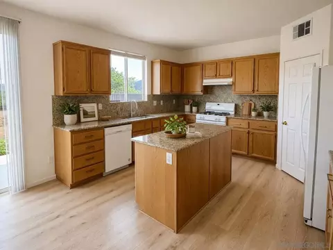 Kitchen - 46197 Via La Tranquila, Temecula, CA 92592 photo 2 of 2