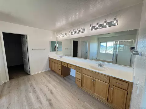 Bath - 46197 Via La Tranquila, Temecula, CA 92592 photo 1 of 2