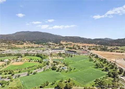View/Area - 46197 Via La Tranquila, Temecula, CA 92592 photo 2 of 5