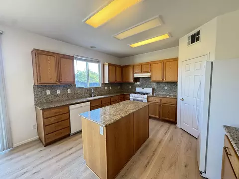 Kitchen - 46197 Via La Tranquila, Temecula, CA 92592 photo 1 of 2