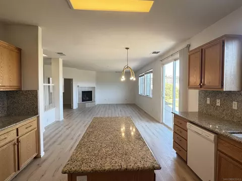Living - 46197 Via La Tranquila, Temecula, CA 92592 photo 2 of 6