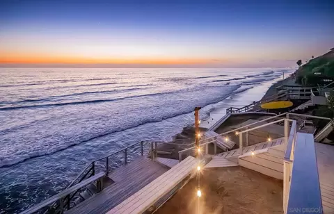 View/Area - 1036 Neptune Ave, Encinitas, CA 92024 photo 7 of 11