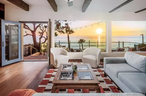Living - 1036 Neptune Ave, Encinitas, CA 92024 photo 1 of 3