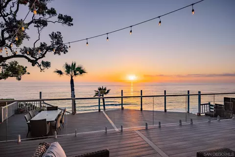Exterior - 1036 Neptune Ave, Encinitas, CA 92024 photo 4 of 8