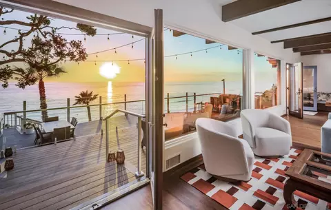 Living - 1036 Neptune Ave, Encinitas, CA 92024 photo 2 of 3