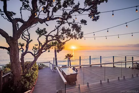 Exterior - 1036 Neptune Ave, Encinitas, CA 92024 photo 6 of 8