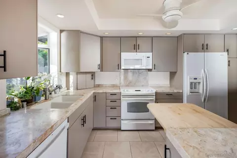 Kitchen - 1036 Neptune Ave, Encinitas, CA 92024 photo 1 of 2