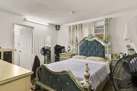 Bedroom - 1351 E Madison Ave, El Cajon, CA 92021 photo 4 of 7